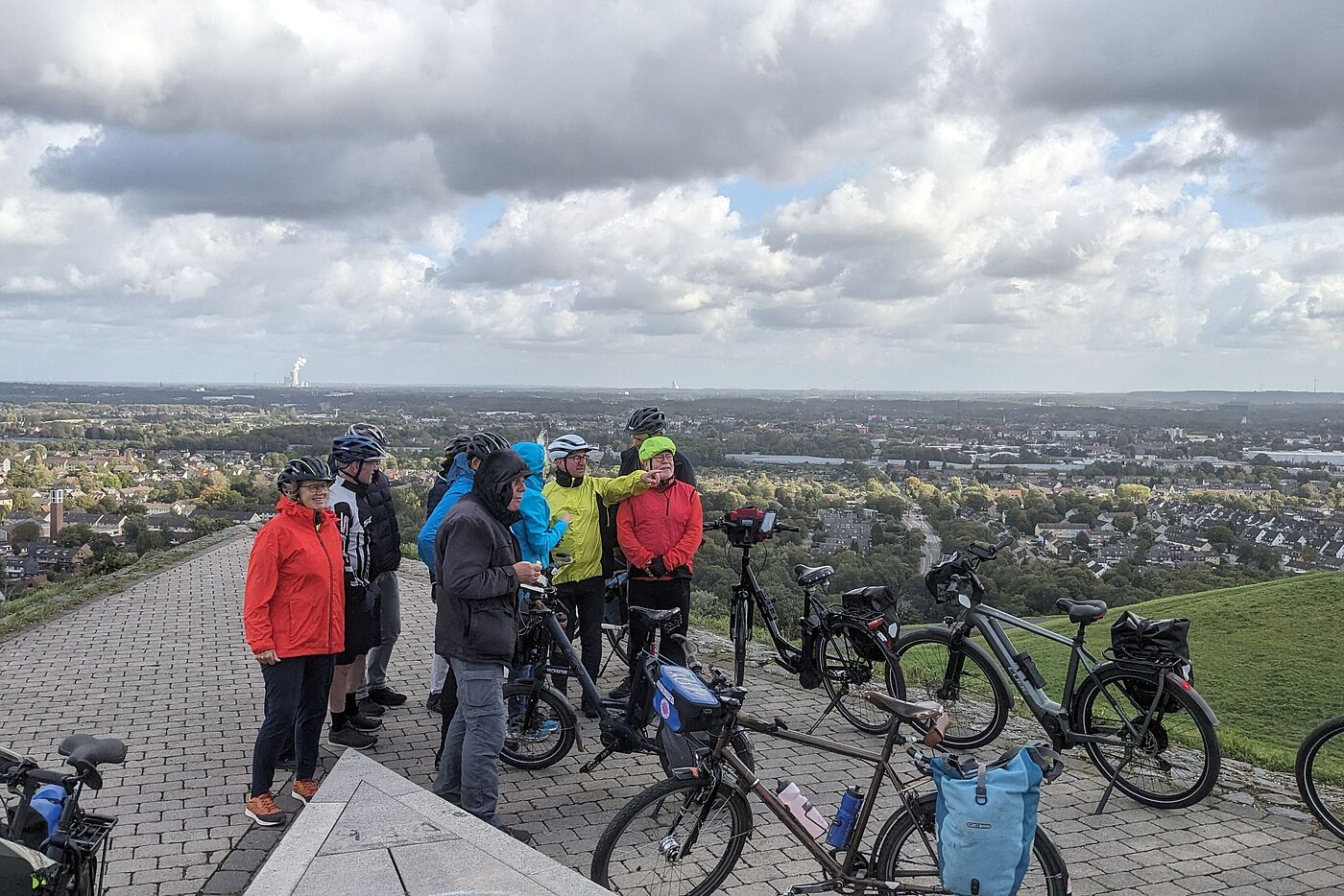 Blick von der Halde Hoheward über 50 Kilometer