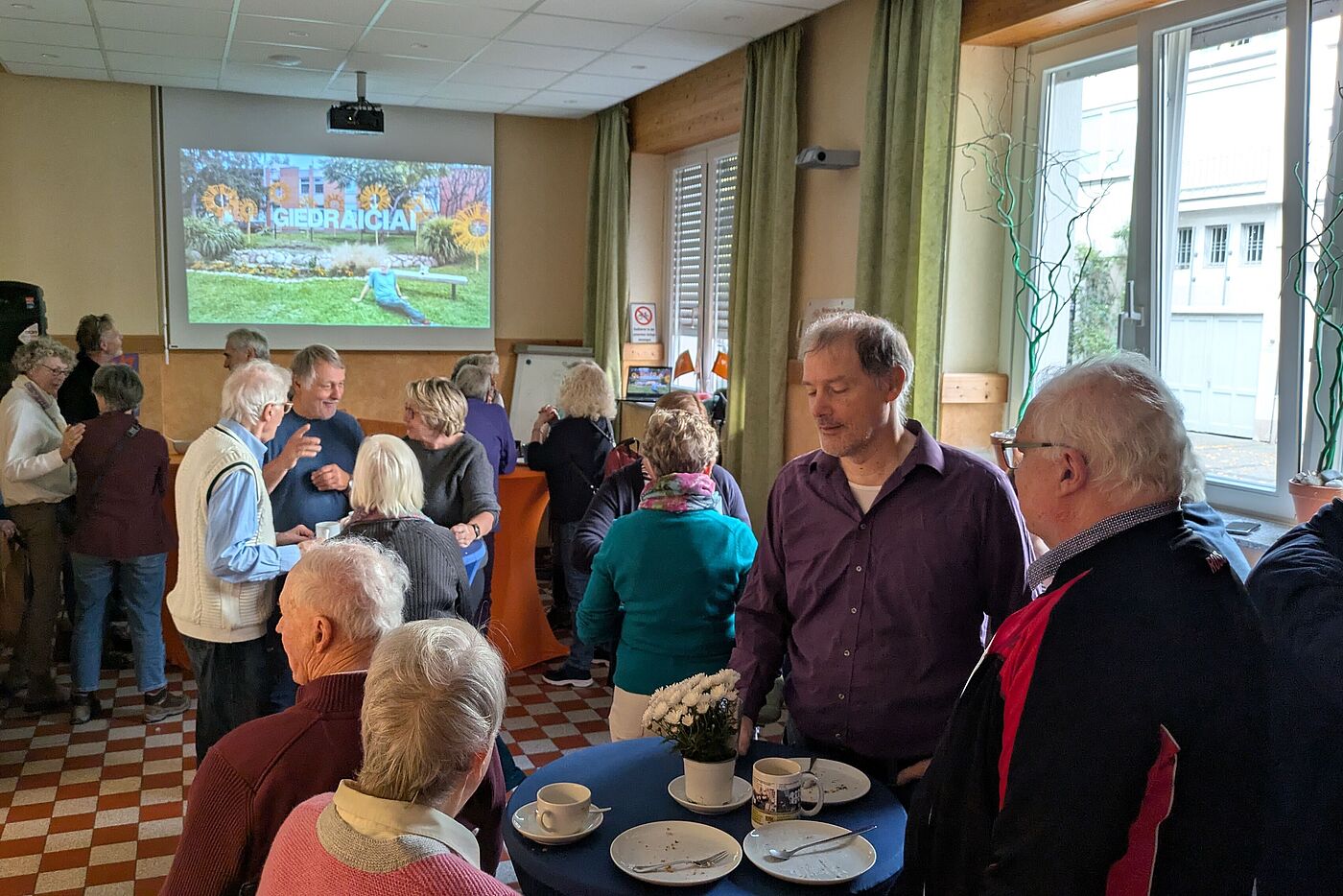 Der Clubraum füllte sich langsam