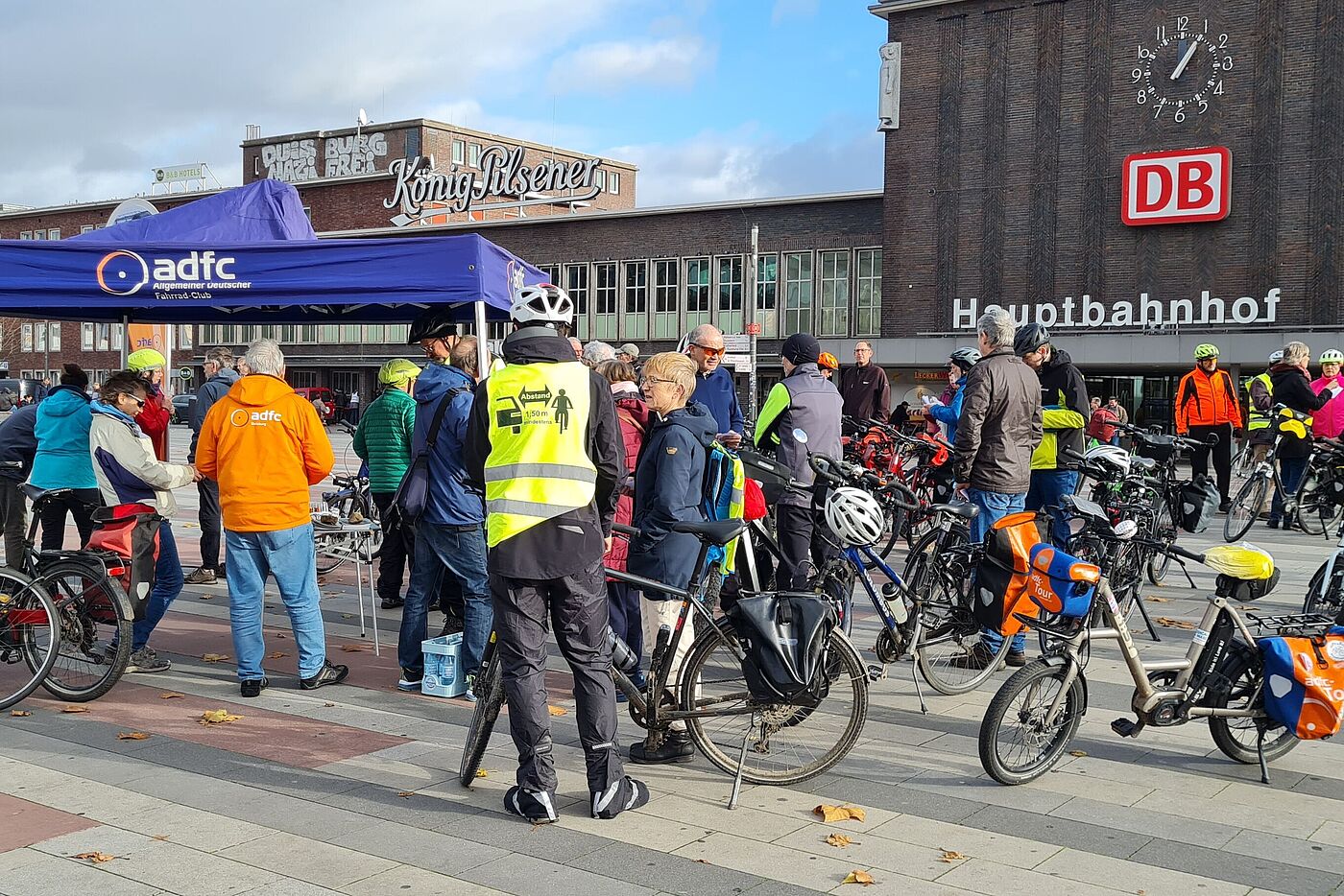 Erkundungstour zum RS1 zwischen Moers, Duisburg und Mülheim an der Ruhr. Hauptbahnhof Duisburg